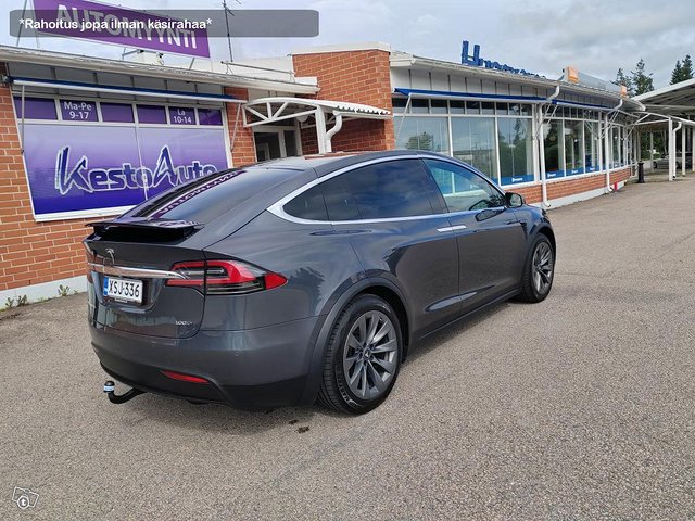 Tesla Model X 5