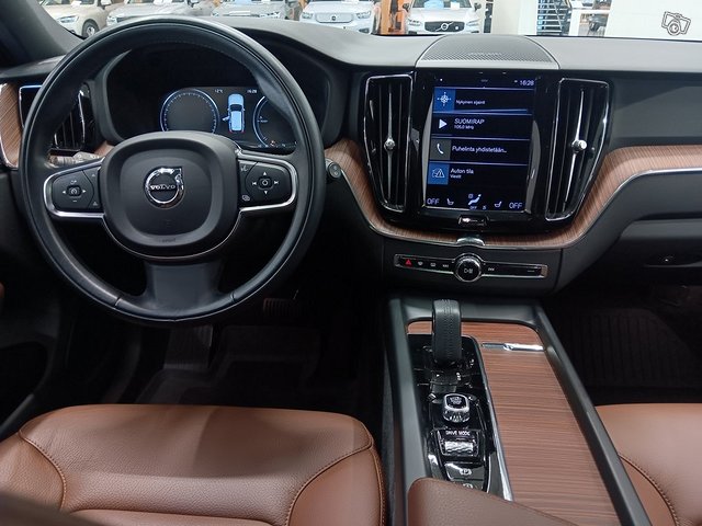 VOLVO XC60 12