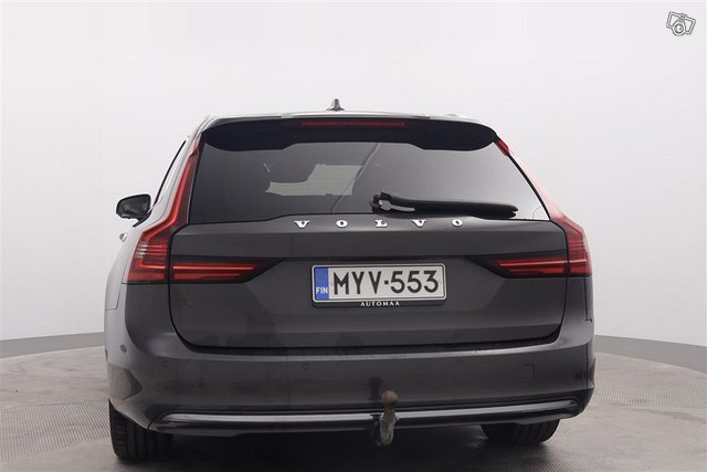 VOLVO V90 6