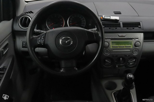 Mazda 2 15