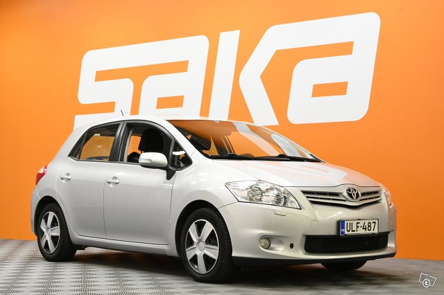 Toyota Auris 1