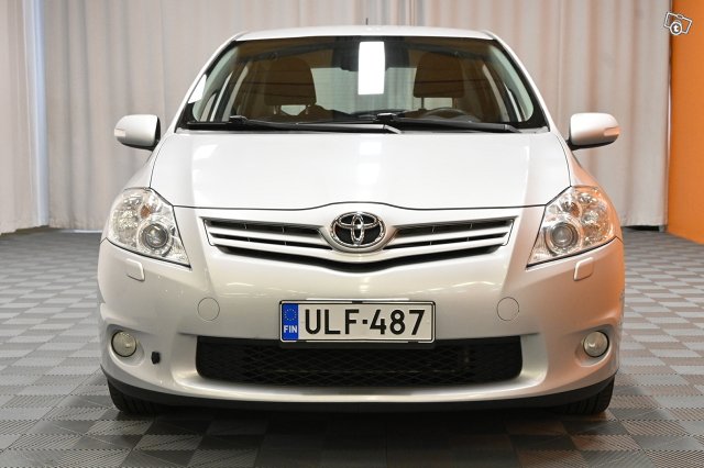 Toyota Auris 2