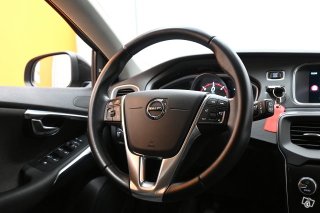 Volvo V40 Cross Country 16