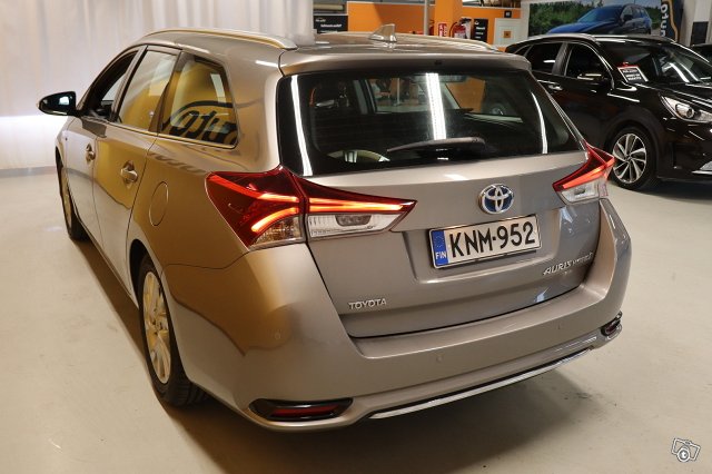 Toyota Auris 7