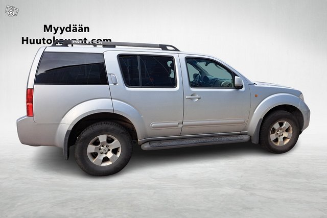 Nissan Pathfinder 6