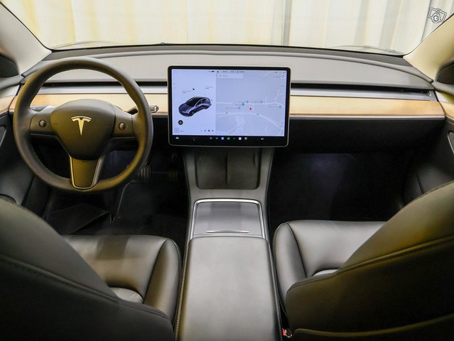 Tesla Model 3 10