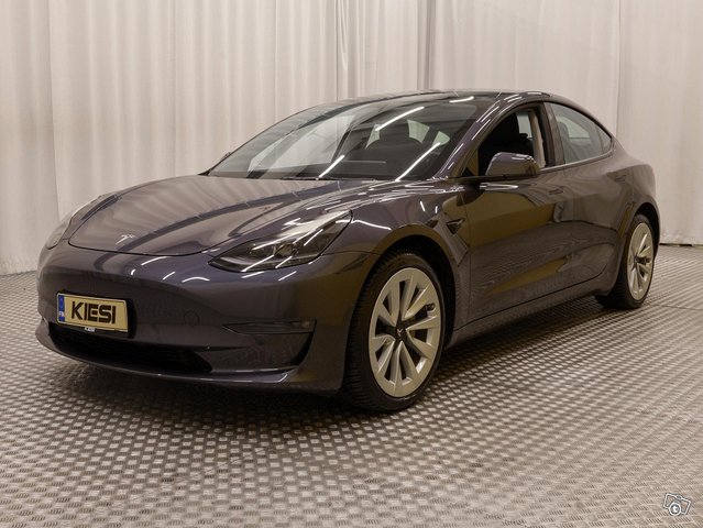 Tesla Model 3 22