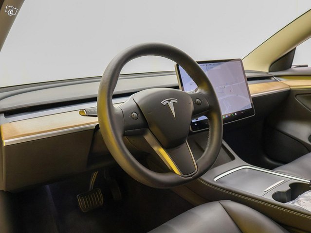 Tesla Model 3 3