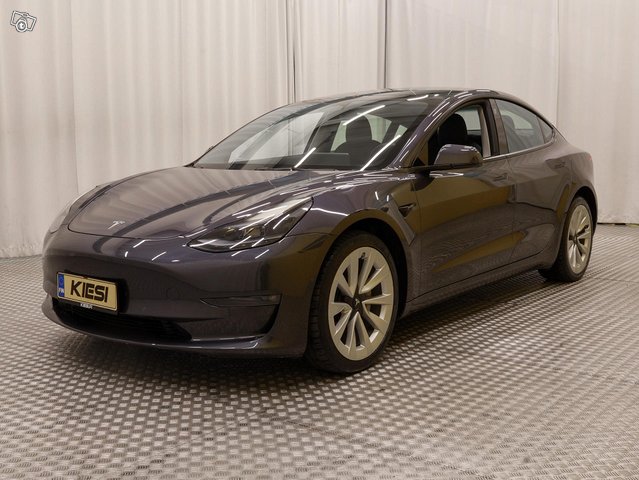 Tesla Model 3 23