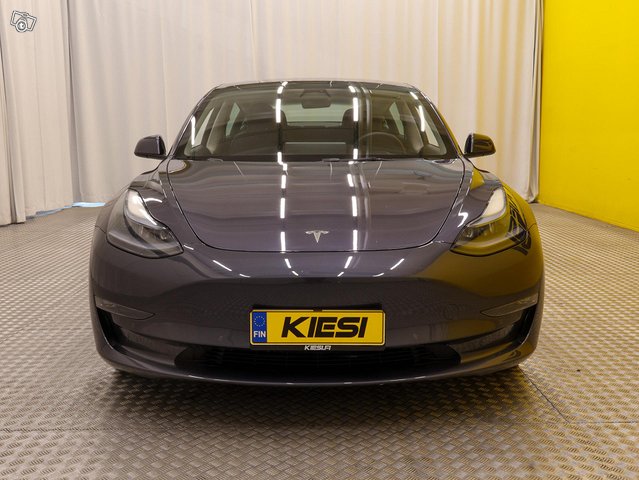 Tesla Model 3 24