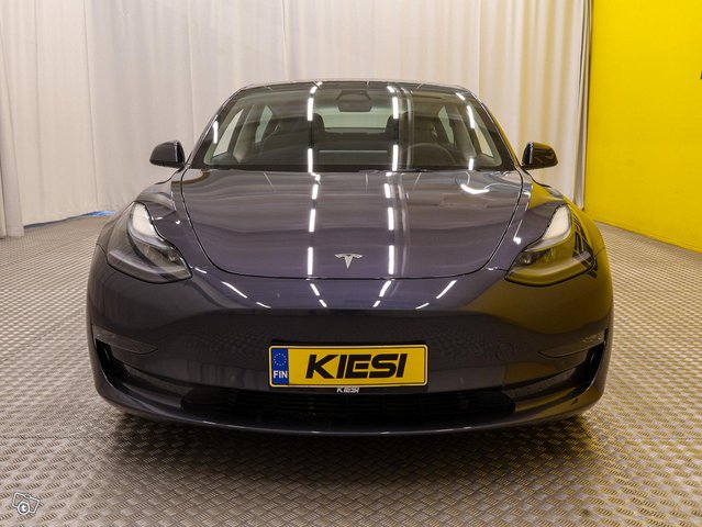 Tesla Model 3 23