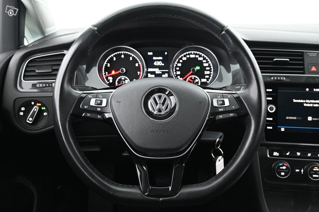 Volkswagen Golf 22