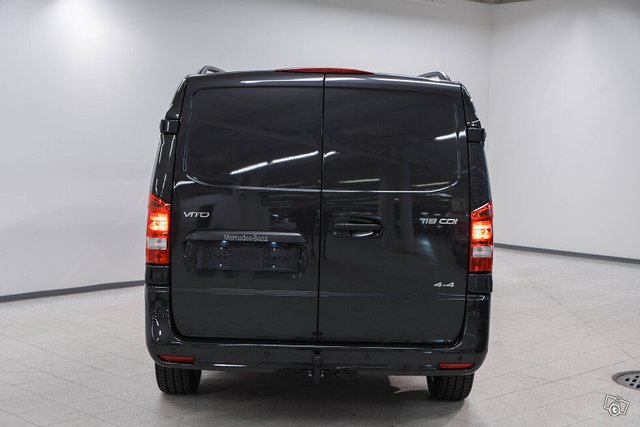 MERCEDES-BENZ VITO 8