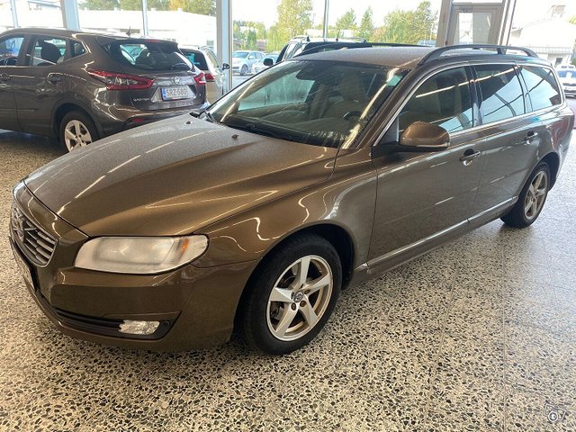 Volvo V70 3