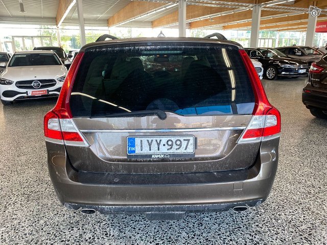 Volvo V70 7