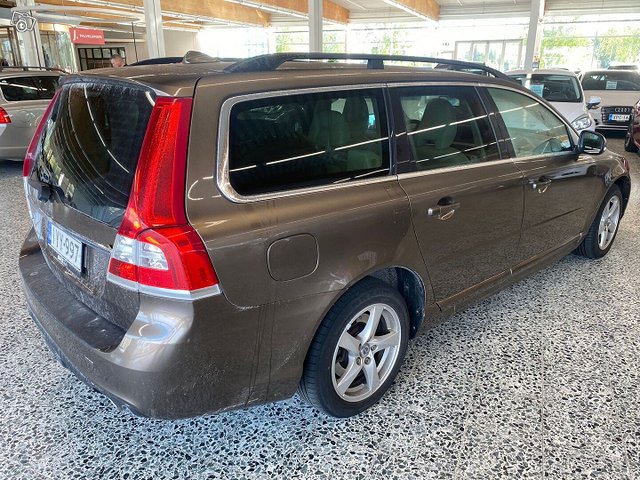 Volvo V70 8