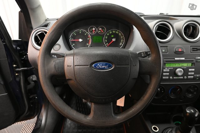 Ford Fiesta 14