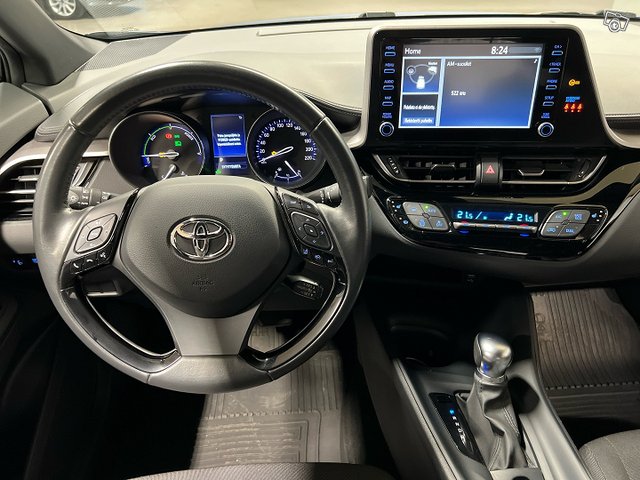 Toyota C-HR 11