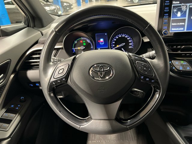 Toyota C-HR 12