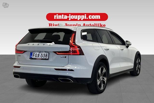 Volvo V60 Cross Country 5