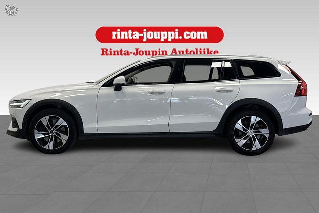 Volvo V60 Cross Country 8