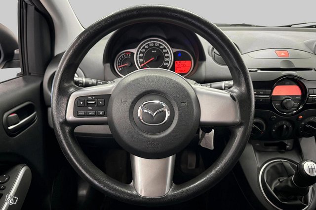 Mazda 2 16