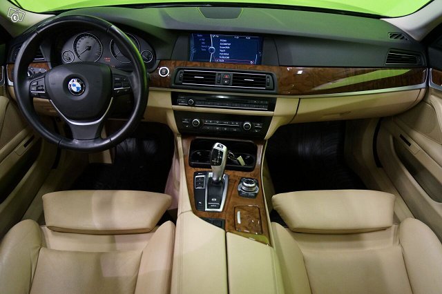 BMW 525 8