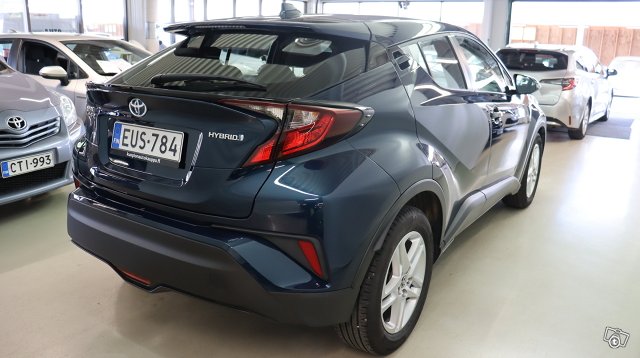 Toyota C-HR 5