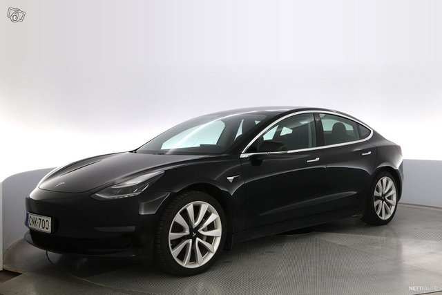 Tesla Model 3 1