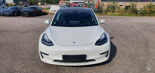 Tesla Model 3 2