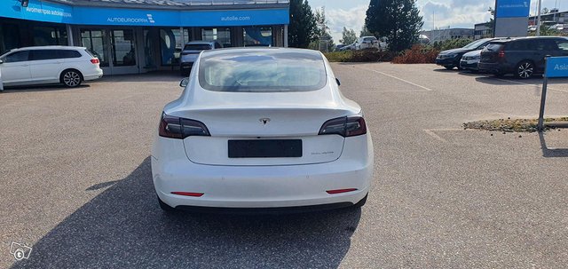 Tesla Model 3 12