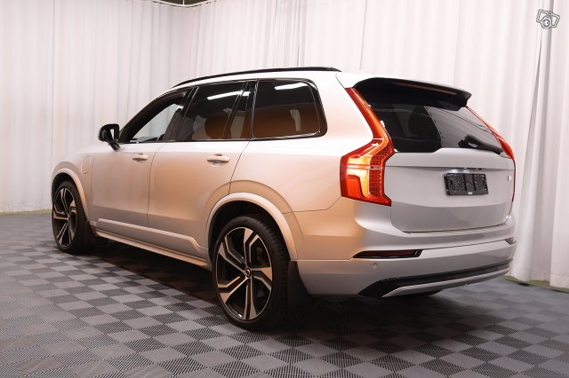 Volvo XC90 4