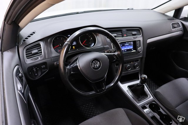 Volkswagen Golf 14