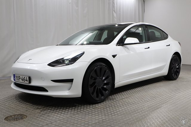 Tesla Model 3 7