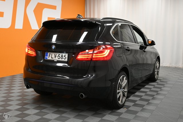 BMW 220 8