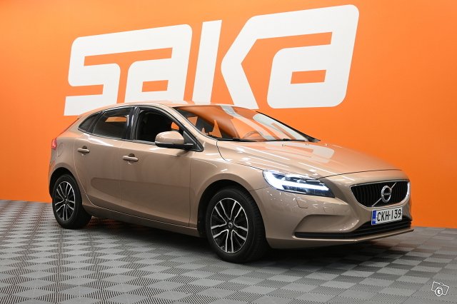 Volvo V40 1