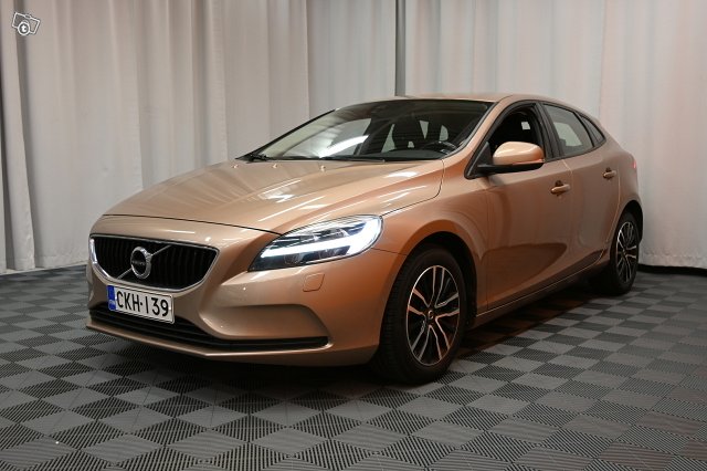 Volvo V40 4