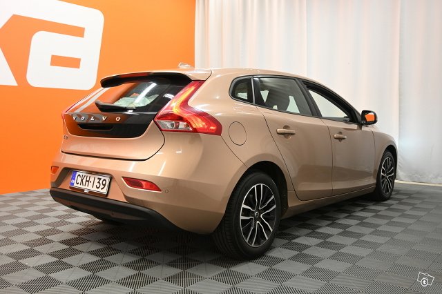 Volvo V40 7