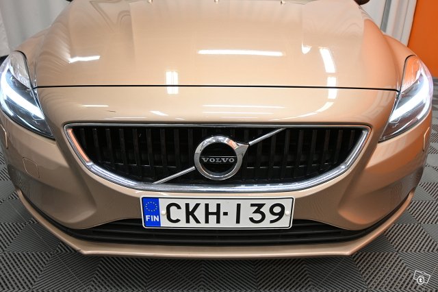 Volvo V40 10