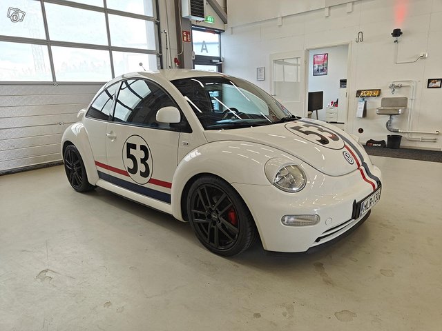 Volkswagen New Beetle 3