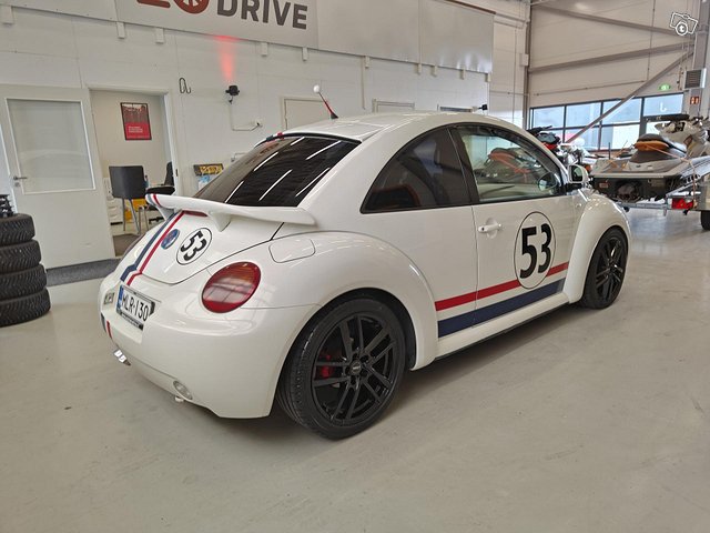 Volkswagen New Beetle 21