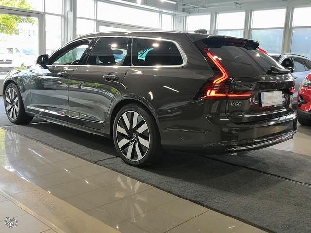 VOLVO V90 3