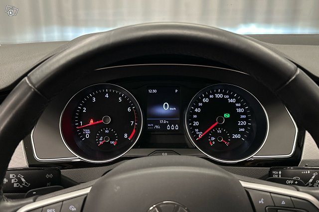 Volkswagen Passat 11