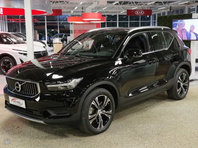 VOLVO XC40 25