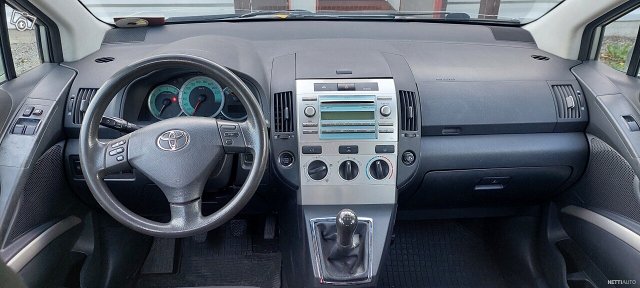 Toyota Corolla Verso 11