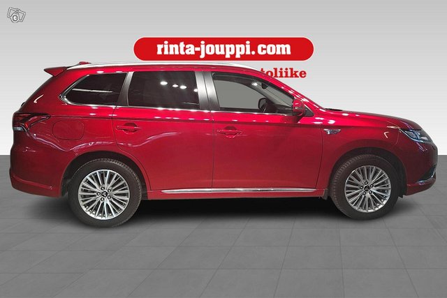 Mitsubishi Outlander PHEV 4