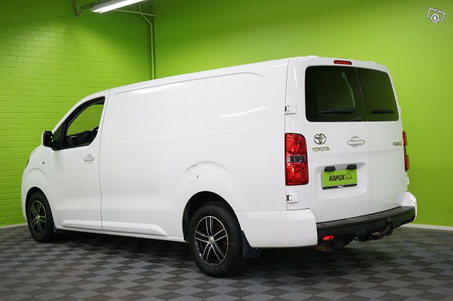 Toyota Proace 5