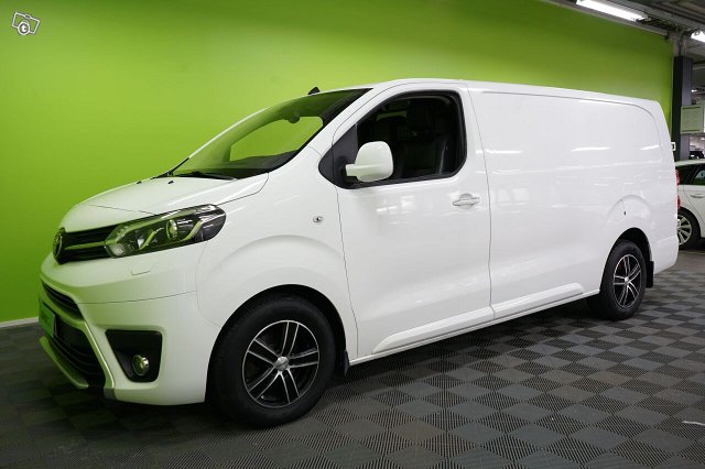 Toyota Proace 8