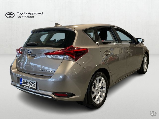 Toyota Auris 5