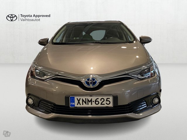 Toyota Auris 7